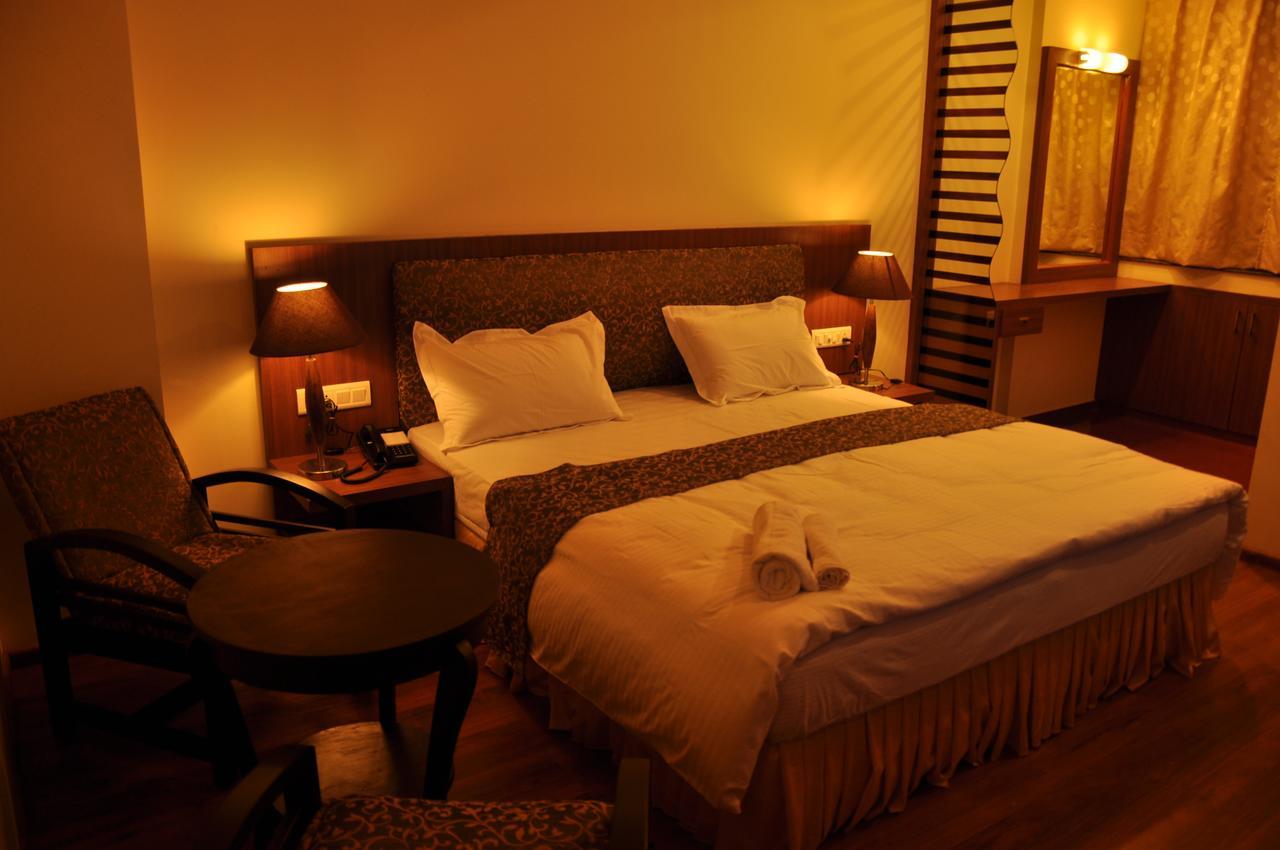 Hotel The Uday Regency Kota  Luaran gambar
