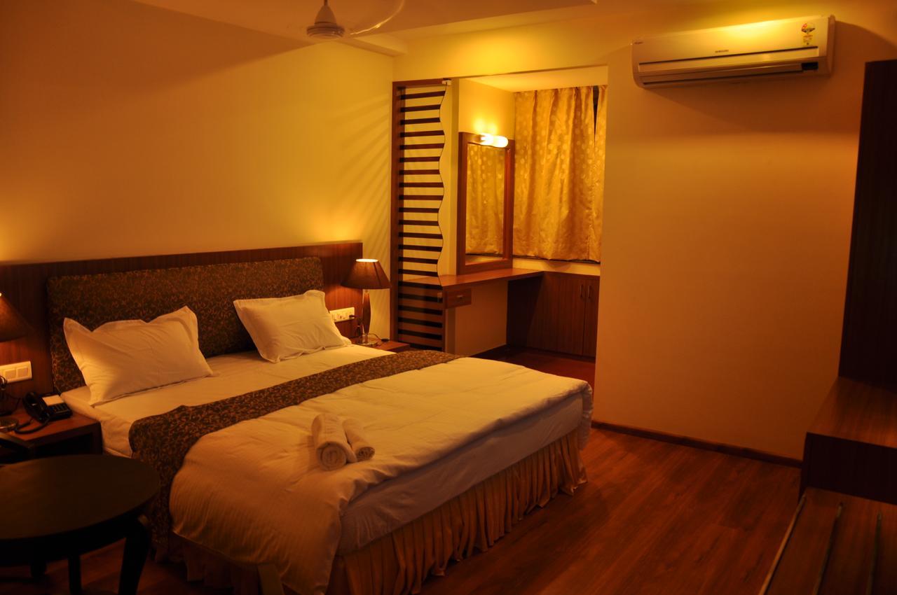 Hotel The Uday Regency Kota  Luaran gambar