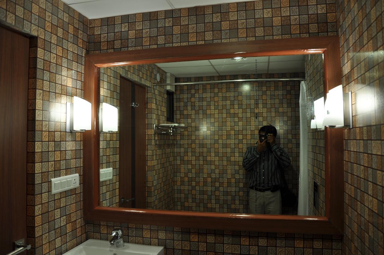Hotel The Uday Regency Kota  Luaran gambar