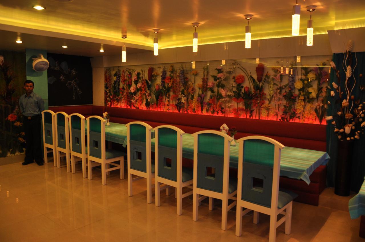 Hotel The Uday Regency Kota  Luaran gambar