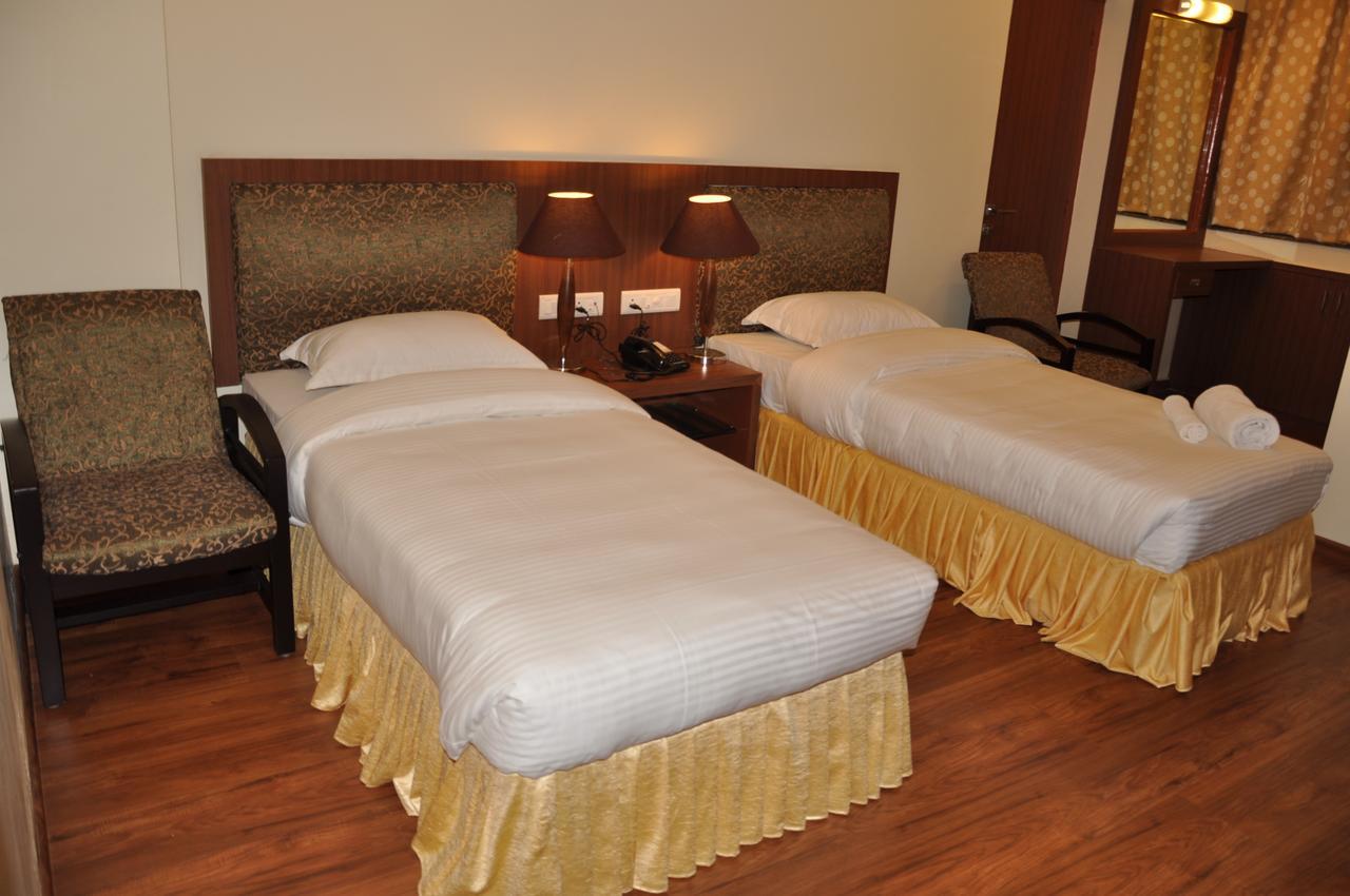 Hotel The Uday Regency Kota  Luaran gambar