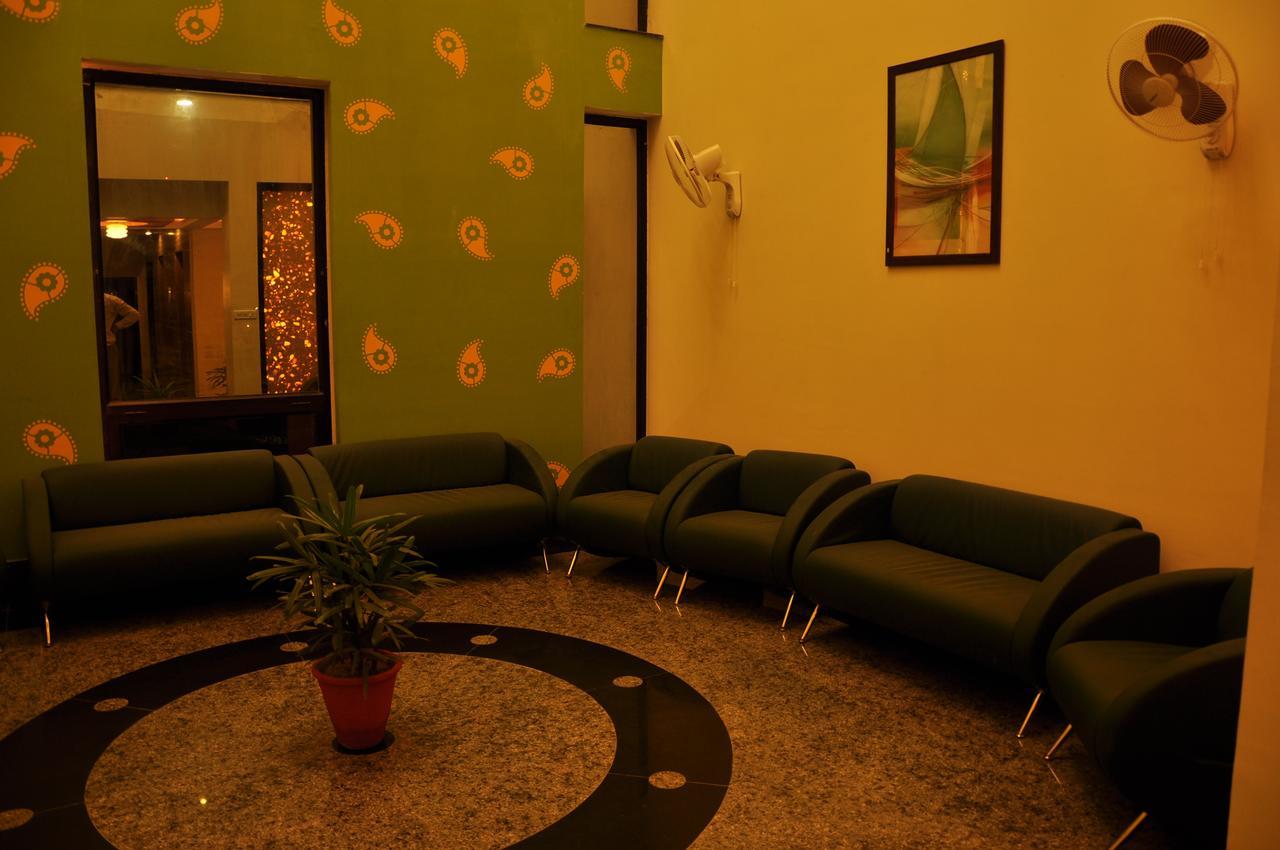 Hotel The Uday Regency Kota  Luaran gambar